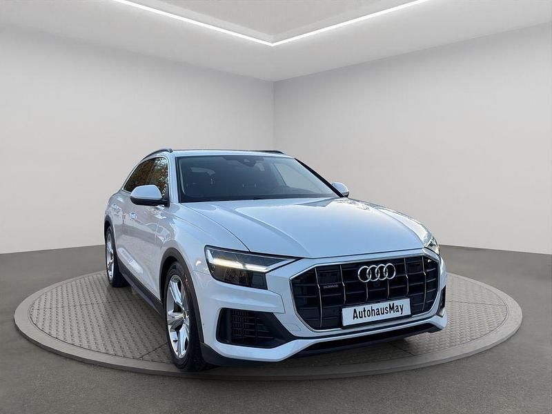 Weiß Gebraucht 2023 Audi Q8 Ambiente SUV | 56.950 € - Bild 1/4