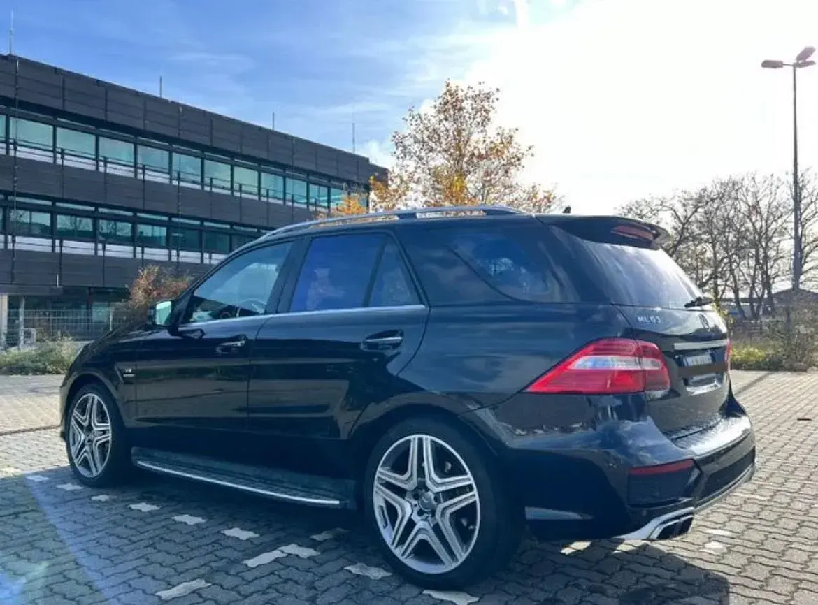 Gebraucht Mercedes ML63 AMG AMG 525 PS (386 kW) 2012 Schwarz SUV