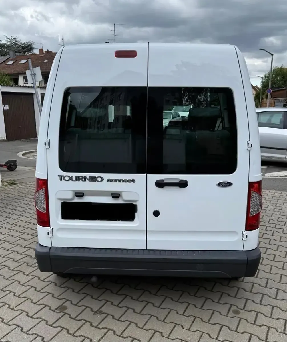 Gebraucht Ford Tourneo 90 PS (66 kW) 2011 Weiß Kombi