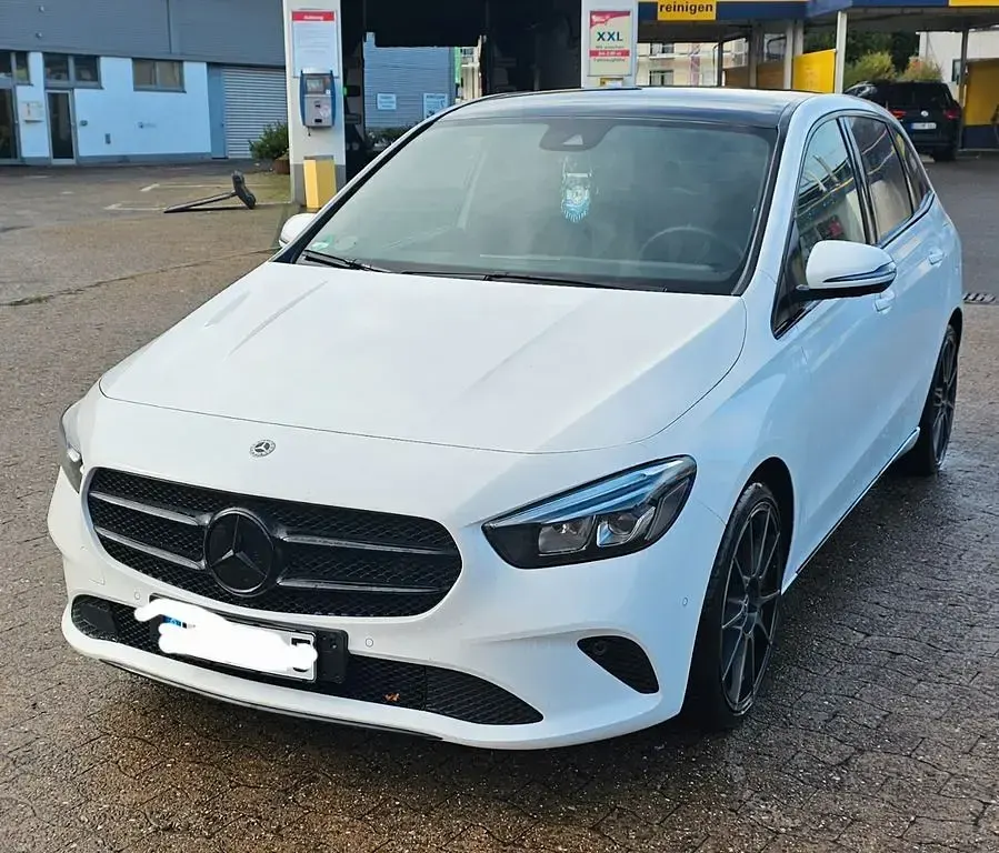 Gebraucht Mercedes B250 224 PS (164 kW) 2019 Schwarz Van / Kleinbus
