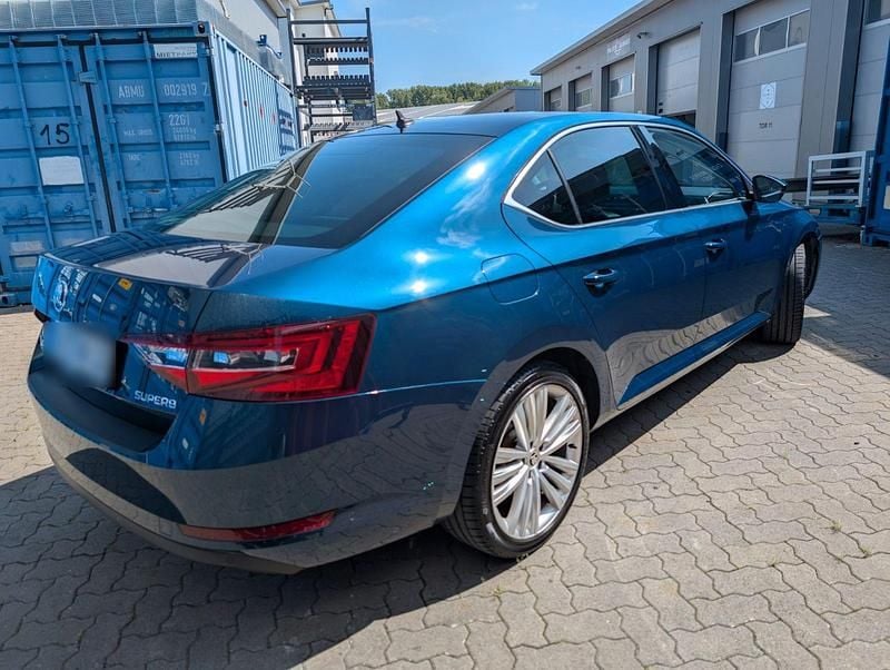 Gebraucht Skoda Superb Style 220 PS (161 kW) 2016 Blau Limousine
