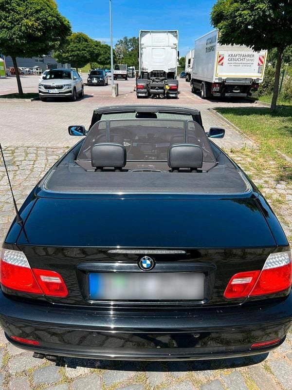 Gebraucht BMW 320 Cabriolet 170 PS (125 kW) 2005 Schwarz Cabrio