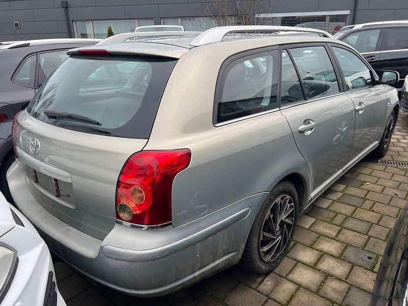 Gebraucht Toyota Avensis 129 PS (94 kW) 2005 Grau Kombi