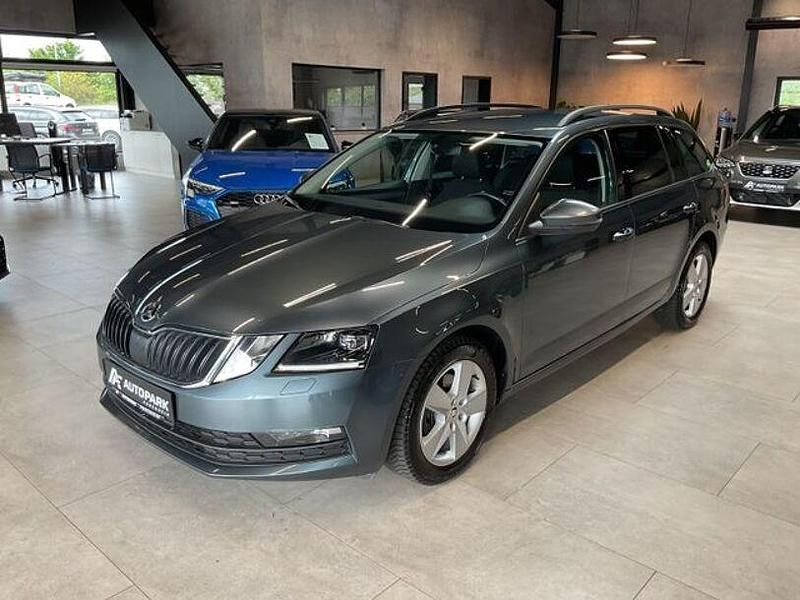 Grau Gebraucht 2018 Skoda Octavia Ambition Kombi | 14.480 € (Fairer Preis) - Bild 1/4