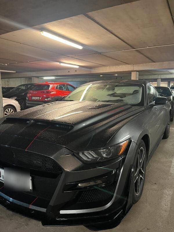 Grau Gebraucht 2016 Ford Mustang Coupé | 27.000 € (Teuer) - Bild 1/4