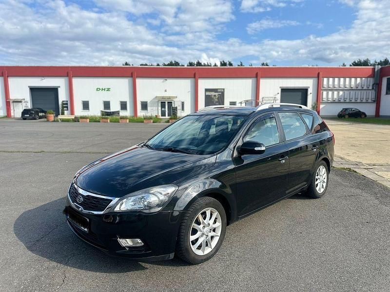 Schwarz Gebraucht 2009 Kia Ceed Sportswagon Kombi | 4.700 € (Etwas zu teuer) - Bild 1/4