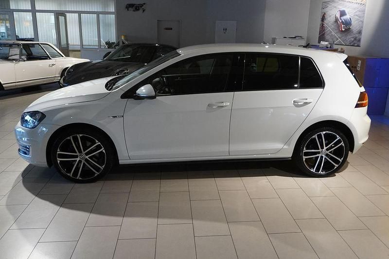 Gebraucht VW Golf GTE 150 PS (110 kW) 2016 Pure white Limousine
