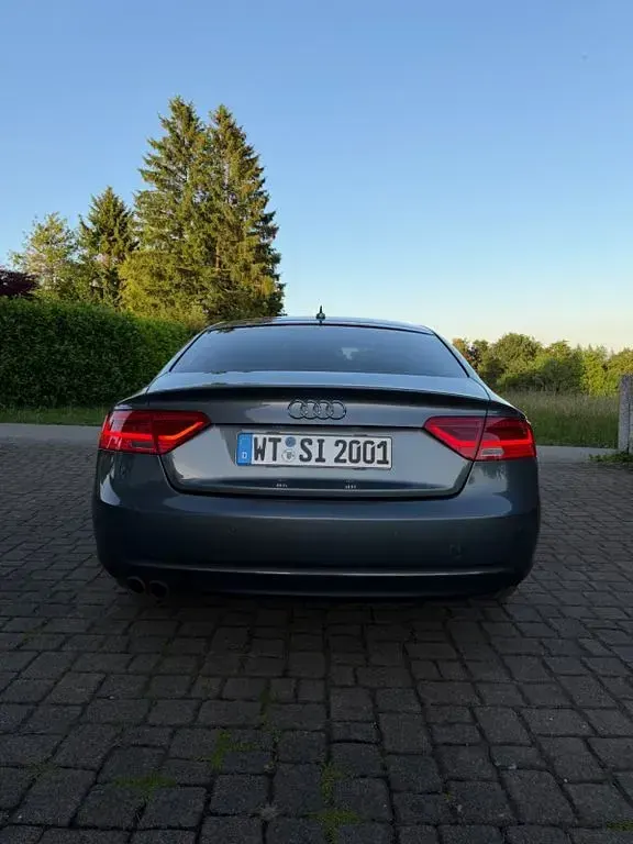 Gebraucht Audi A5 Ambiente 177 PS (130 kW) 2013 Grau Coupé