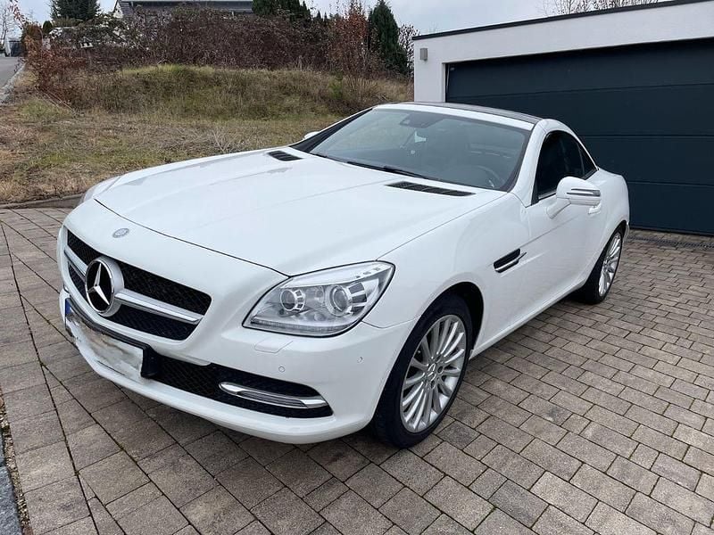 Weiß Gebraucht 2014 Mercedes SLK200 Cabrio | 17.900 € (Fairer Preis) - Bild 1/4