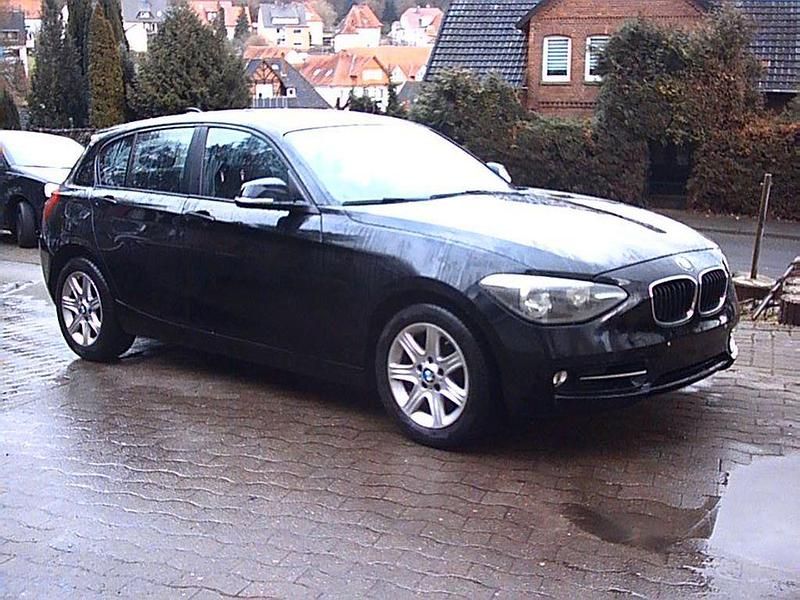 Gebraucht BMW 116 Sport Line 136 PS (100 kW) 2015 Schwarz Kleinwagen