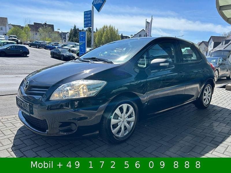 Schwarz Gebraucht 2012 Toyota Auris Live Limousine | 7.750 € (Etwas zu teuer) - Bild 1/4