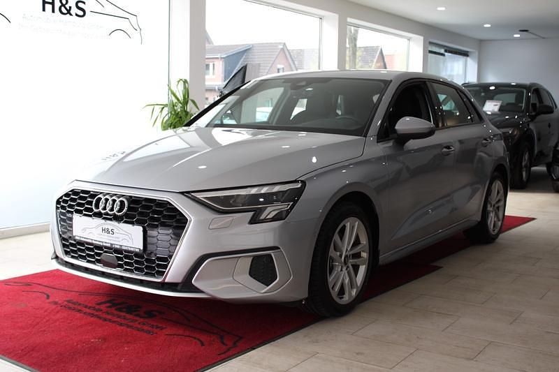 Silber Gebraucht 2023 Audi A3 Sport Kombi | 25.400 € (Guter Preis) - Bild 1/4