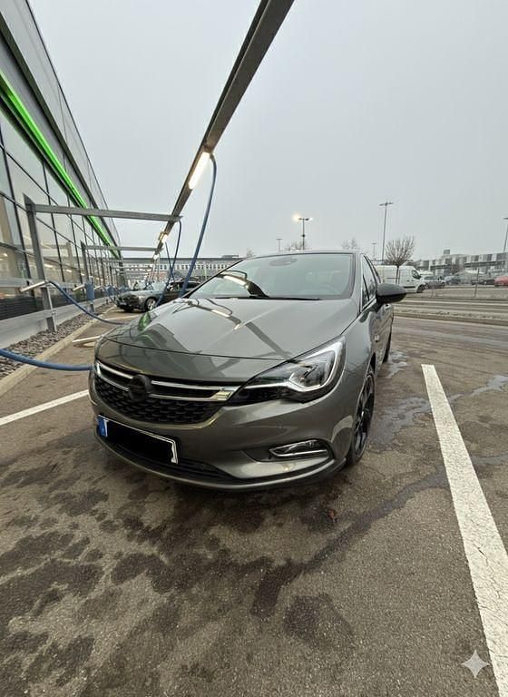Grau Gebraucht 2019 Opel Astra Dynamic Limousine | 11.500 € (Guter Preis) - Bild 1/4