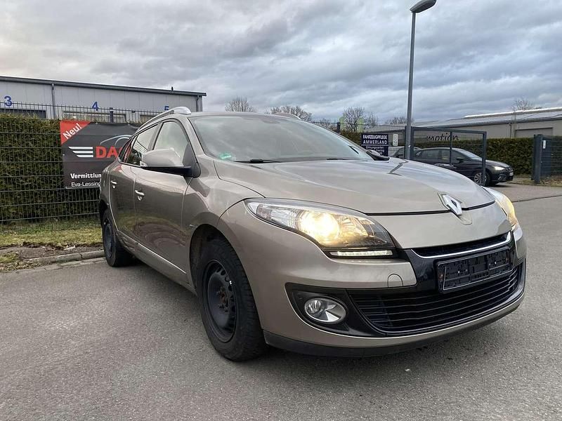 Gebraucht Renault Mégane GrandTour Initiale Paris 132 PS (97 kW) 2013 Gold Kombi