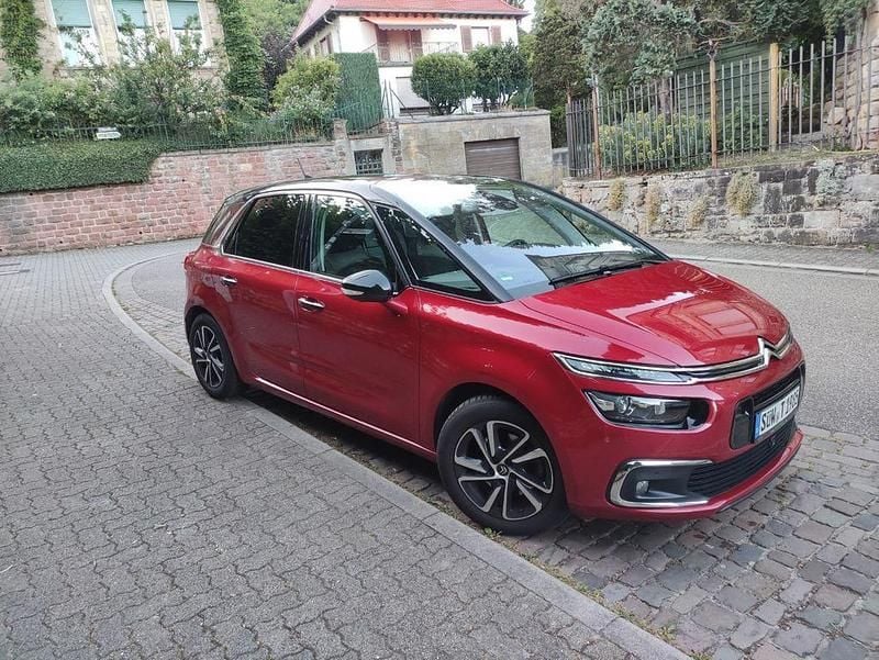 Rot Gebraucht 2017 Citroën C4 Picasso Shine Van / Kleinbus | 13.299 € (Fairer Preis) - Bild 1/4
