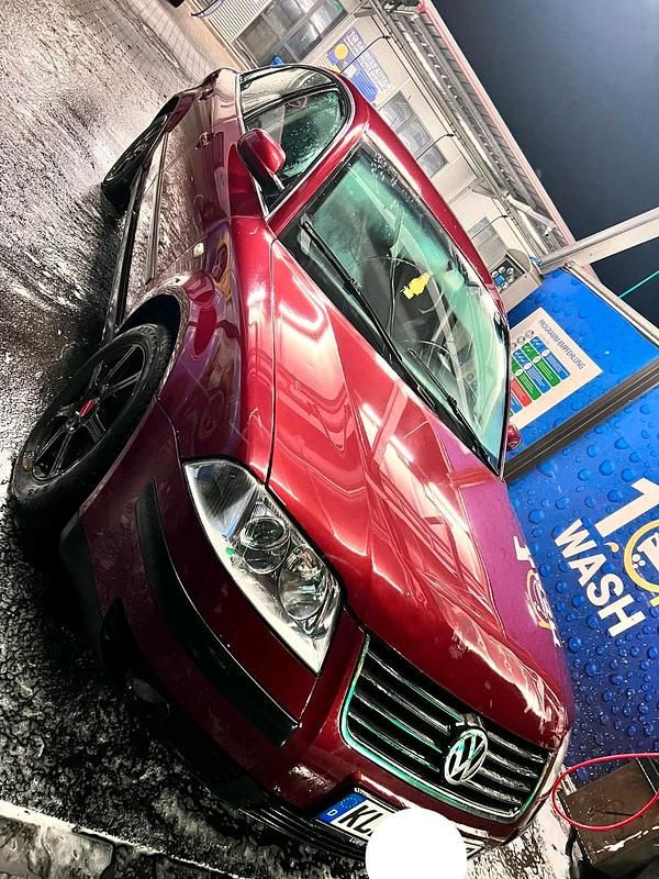 Rot Gebraucht 2003 VW Passat Limousine | 800 € (Guter Preis) - Bild 1/4