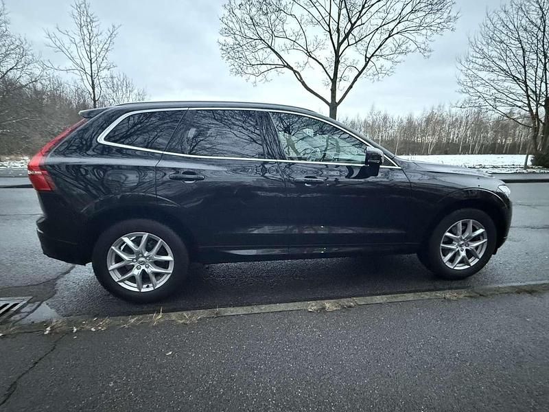 Gebraucht 2020 Volvo XC60 Momentum SUV | 35.000 € (Fairer Preis) - Bild 1/4