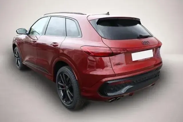 Neu Audi Q5 S-Line 204 PS (150 kW) 2026 Manufacturer SUV