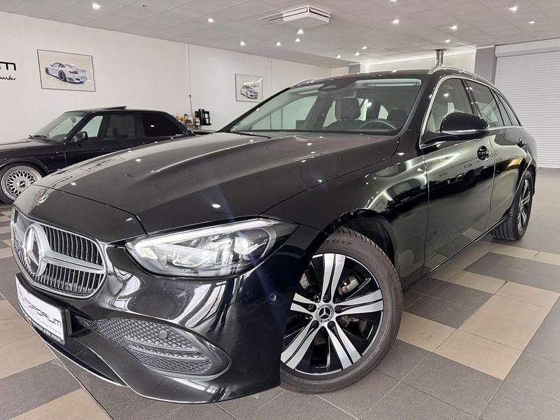 Gebraucht Mercedes C200 Avantgarde 163 PS (119 kW) 2022 Schwarz Limousine