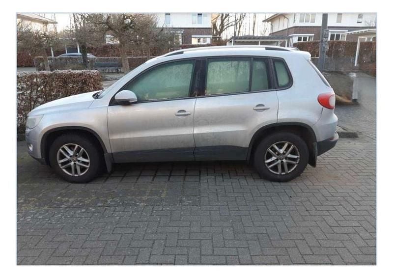 Silber Gebraucht 2009 VW Tiguan Trendline SUV | 4.999 € - Bild 1/4