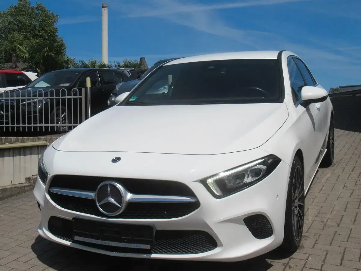 Gebraucht Mercedes A250 224 PS (164 kW) 2018 Weiß Limousine