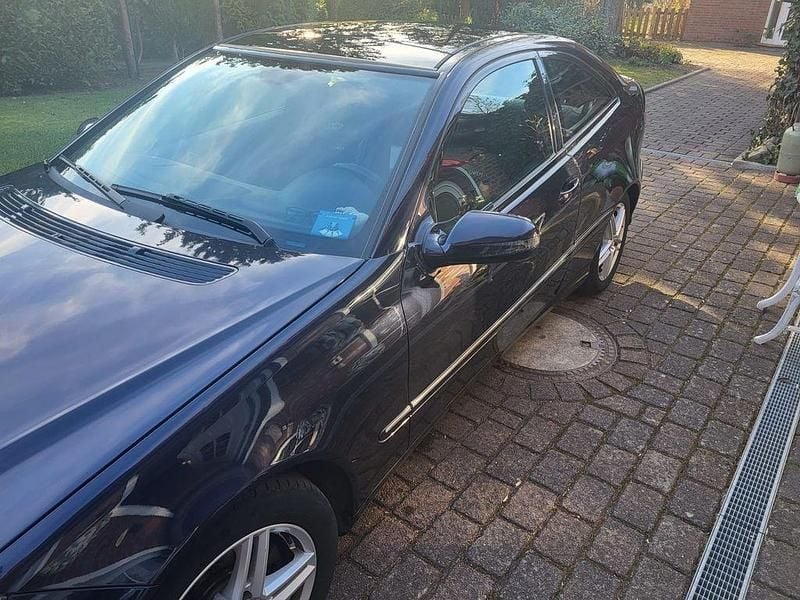 Gebraucht Mercedes C180 156 PS (114 kW) 2009 Schwarz Limousine