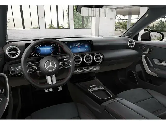 Gebraucht Mercedes CLA220 Premium Plus 190 PS (139 kW) 2024 Schwarz Limousine