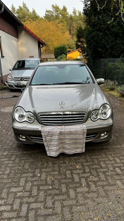 Gebraucht Mercedes C180 Elegance 143 PS (105 kW) 2006 Grau Limousine