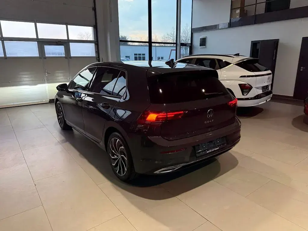 Gebraucht VW Golf VIII Move 150 PS (110 kW) 2023 Grau Limousine