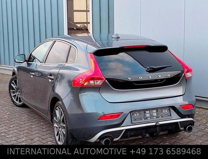 Gebraucht Volvo V40 R-Design 114 PS (83 kW) 2013 Grau Limousine
