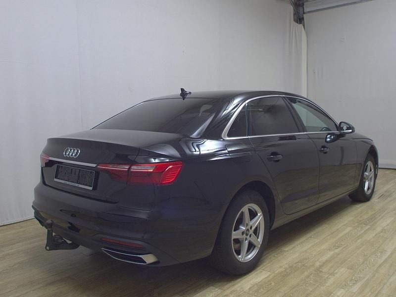 Gebraucht Audi A4 Ambiente 163 PS (119 kW) 2022 Schwarz Limousine