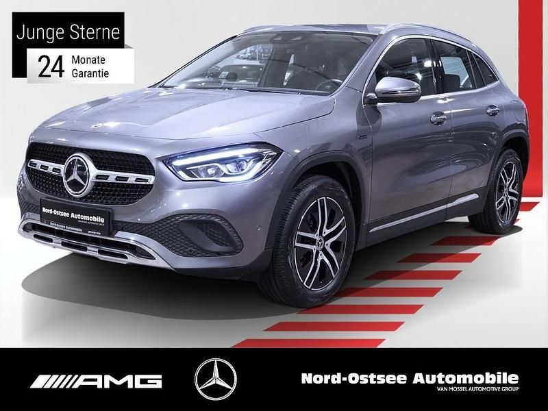 Metalliclack mountaingrau Gebraucht 2021 Mercedes GLA250 Progressive SUV | 29.990 € (Guter Preis) - Bild 1/4