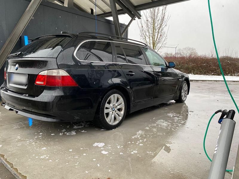 Gebraucht BMW 525 178 PS (130 kW) 2005 Schwarz Kombi