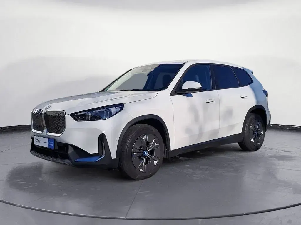 Używany BMW iX1 Performance 150 kW (204 KM) 2024 Biały SUV