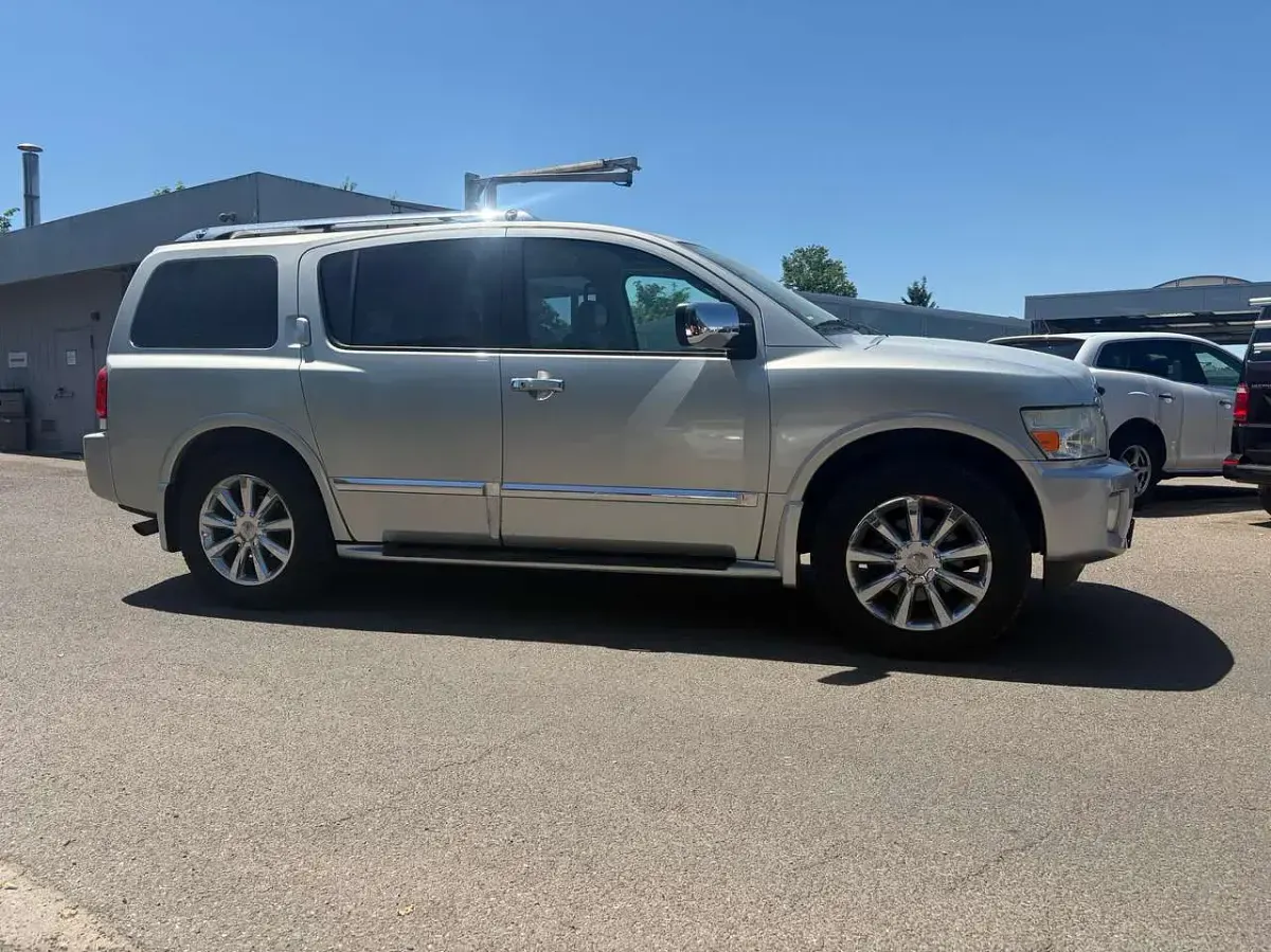Gebraucht Infiniti QX56 405 PS (297 kW) 2009 Grau SUV