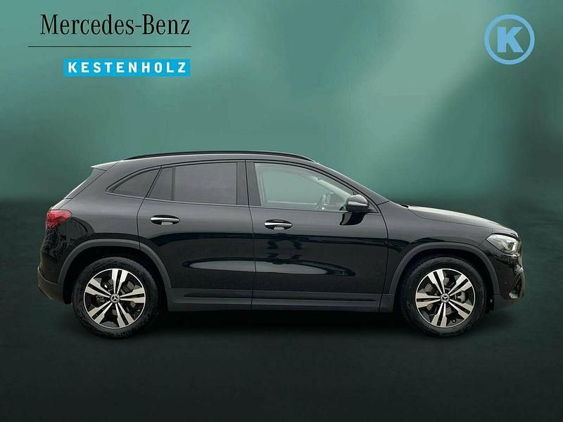 Gebraucht Mercedes GLA220 Progressive 190 PS (139 kW) 2024 Kosmosschwarz SUV