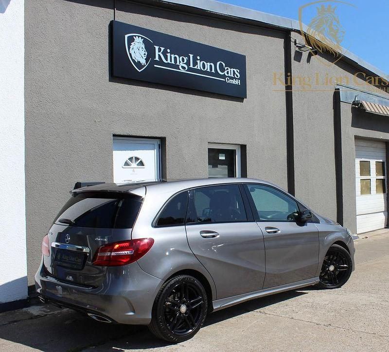 Gebraucht Mercedes B220 Sport 177 PS (130 kW) 2018 Grau Van / Kleinbus