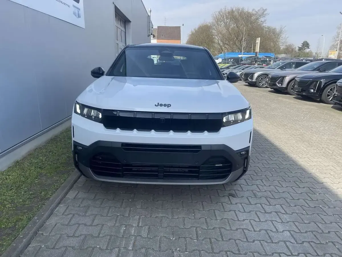 Neu Jeep Compass Altitude 145 PS (106 kW) 2026 Weiß SUV