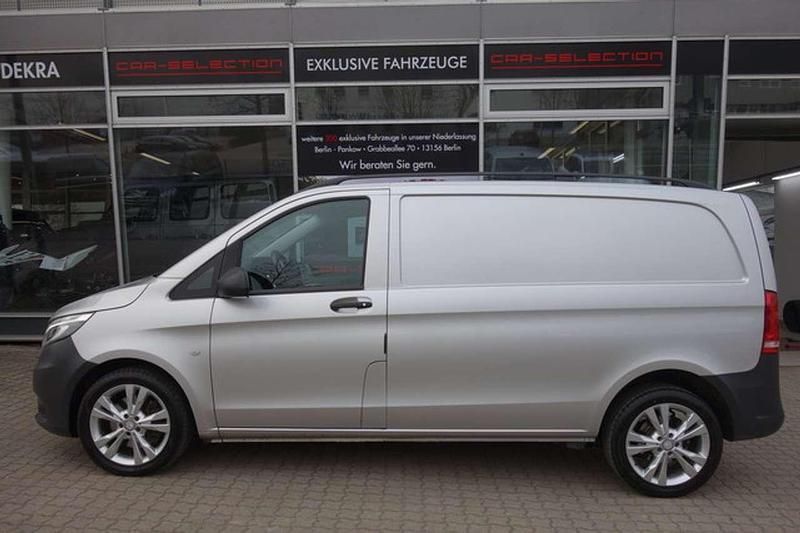 Usado Mercedes Vito 190 HP (139 kW) 2016 Prateado Van