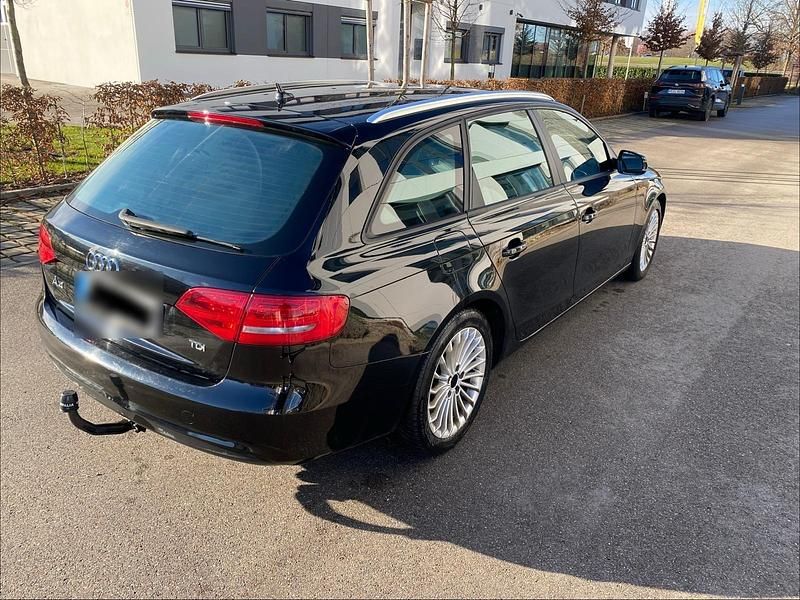 Gebraucht Audi A4 177 PS (130 kW) 2012 Schwarz Kombi