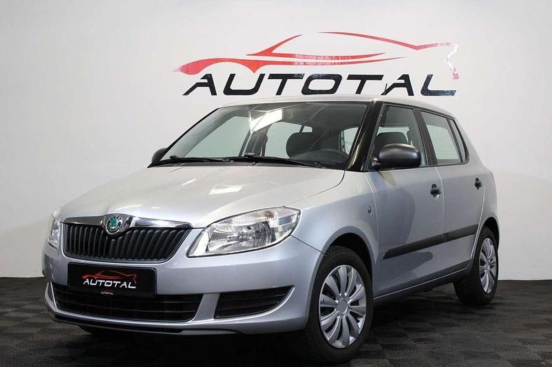 Silber Gebraucht 2012 Skoda Fabia Cool Edition Kleinwagen | 4.699 € (Fairer Preis) - Bild 1/4