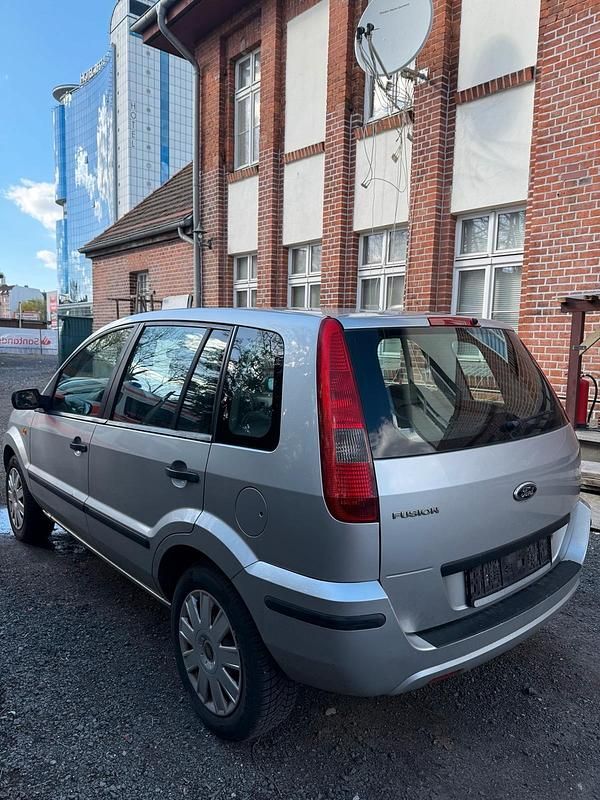 Gebraucht Ford Fusion 80 PS (58 kW) 2005 Silber Kleinwagen