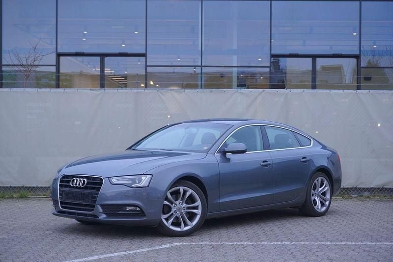 Grau Gebraucht 2014 Audi A5 Sportback Kleinwagen | 11.800 € (Guter Preis) - Bild 1/4