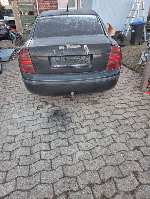 Gebraucht Skoda Superb 131 PS (96 kW) 2004 Schwarz Limousine