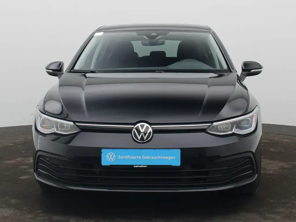Gebraucht VW Golf VIII Life 131 PS (96 kW) 2023 Deep black perleffekt Limousine