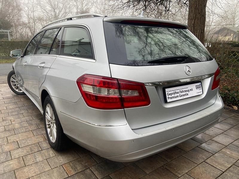 Gebraucht Mercedes E220 Elegance 170 PS (125 kW) 2011 Silber Kombi