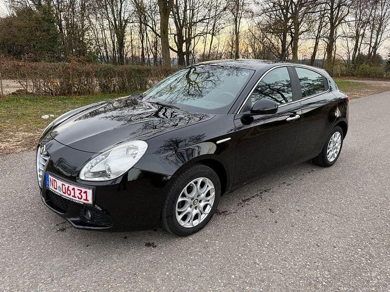 Schwarz Gebraucht 2011 Alfa Romeo Giulietta Super Limousine | 5.799 € (Fairer Preis) - Bild 1/4