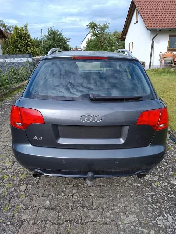 Gebraucht Audi A4 Ambiente 160 PS (117 kW) 2008 Grau Kombi