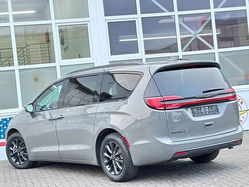 Second-hand Chrysler Pacifica 291 CP (214 kW) 2021 Gri Van