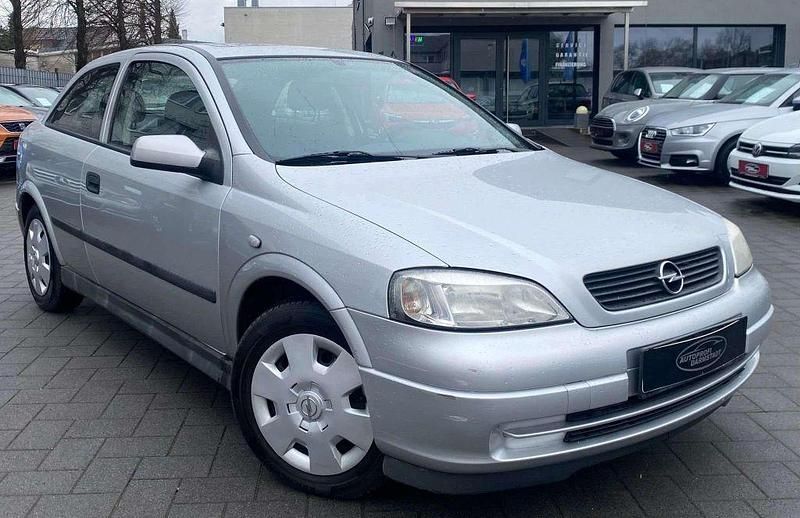 Gebraucht Opel Astra 103 PS (75 kW) 2002 Silber Limousine